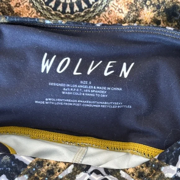 Wolven Noor Print Leggings and Top - Picture 3 of 10